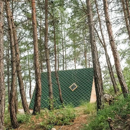 Campsite Sens Bungalows & Tents